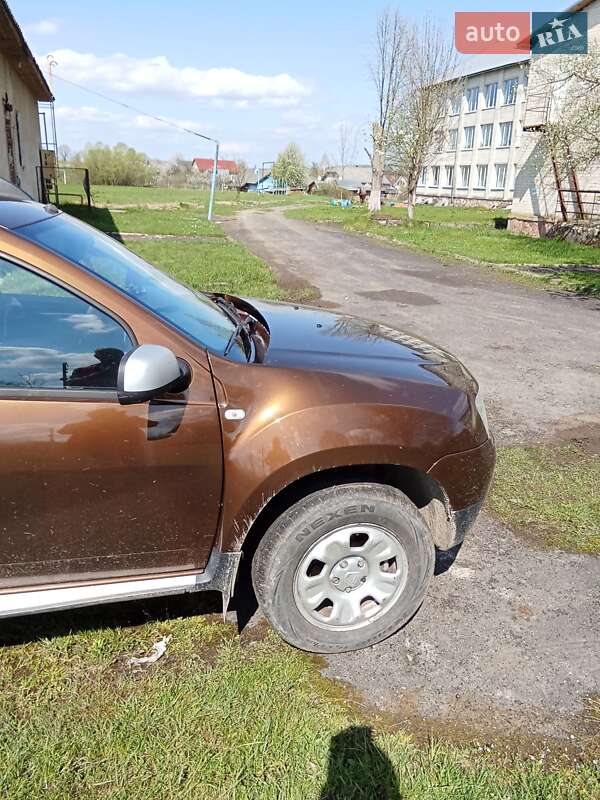 Внедорожник / Кроссовер Dacia Duster 2011 в Долине