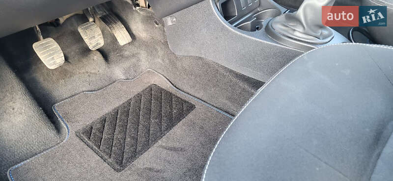 Позашляховик / Кросовер Dacia Duster 2014 в Коростені