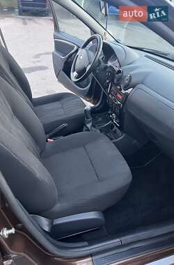 Внедорожник / Кроссовер Dacia Duster 2011 в 
