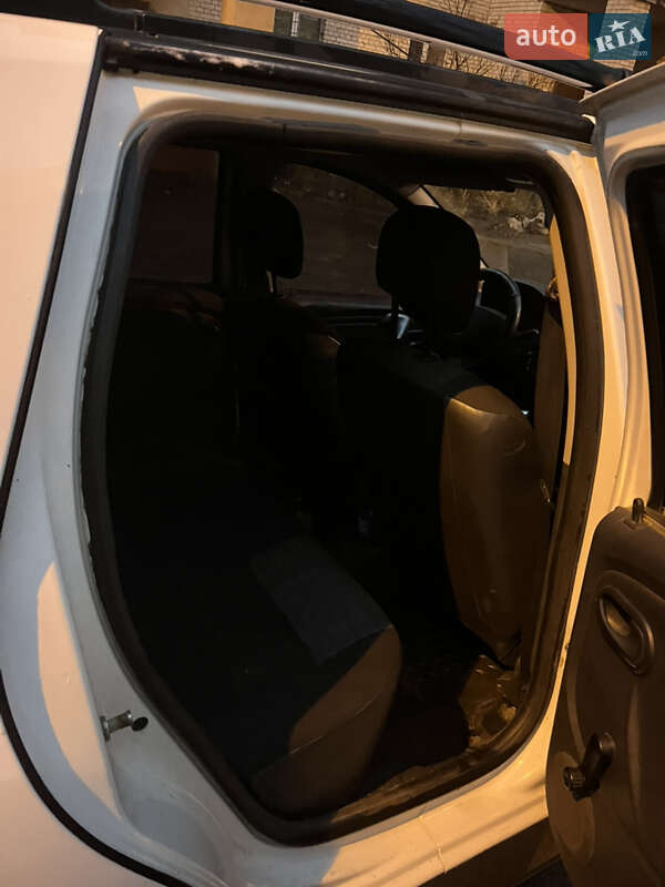 Позашляховик / Кросовер Dacia Duster 2012 в Сумах фото 8 Позашляховик / Кросовер Dacia Duster 2012 в Сумах