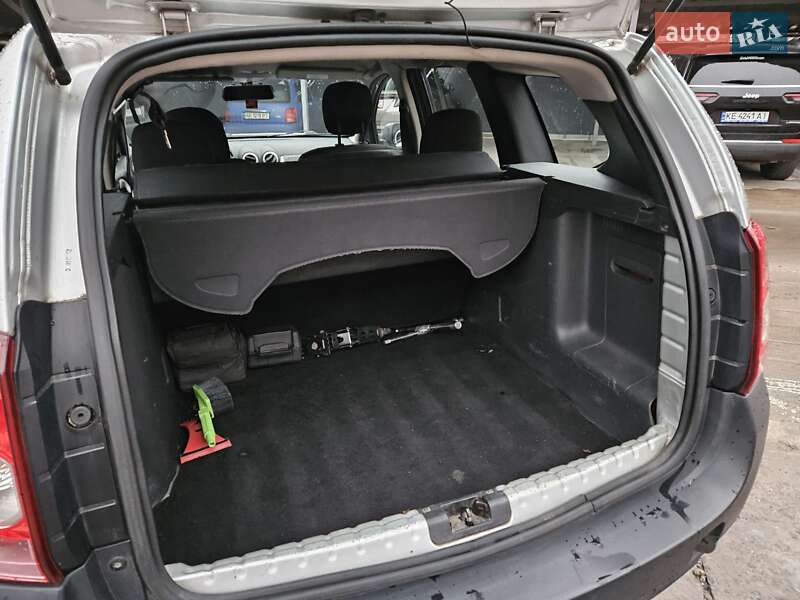 Позашляховик / Кросовер Dacia Duster 2011 в Новомосковську