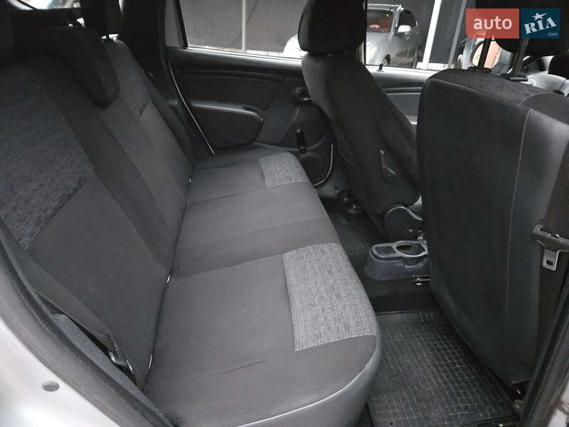 Внедорожник / Кроссовер Dacia Duster 2011 в Самаре