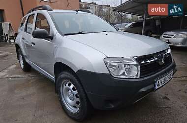 Позашляховик / Кросовер Dacia Duster 2011 в 