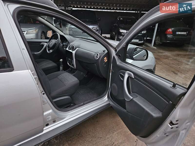 Внедорожник / Кроссовер Dacia Duster 2011 в Самаре