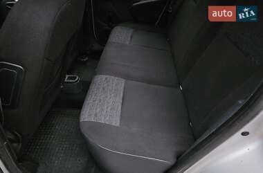 Позашляховик / Кросовер Dacia Duster 2011 в 