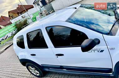 Внедорожник / Кроссовер Dacia Duster 2011 в 