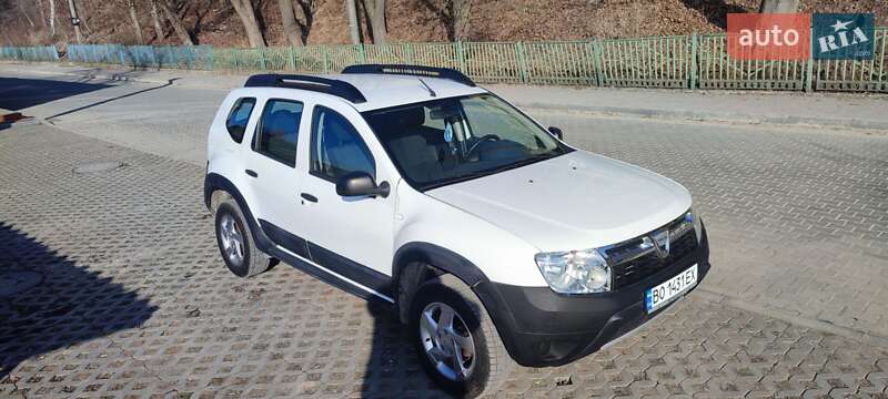 Позашляховик / Кросовер Dacia Duster 2011 в Тернополі