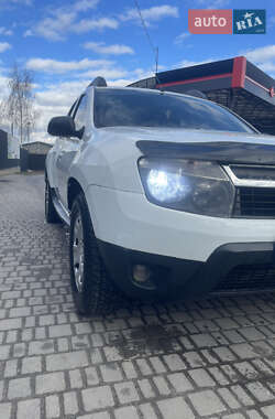 Внедорожник / Кроссовер Dacia Duster 2010 в Новояворовске