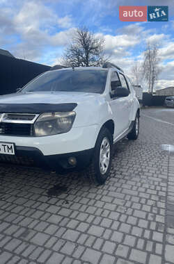 Внедорожник / Кроссовер Dacia Duster 2010 в Новояворовске