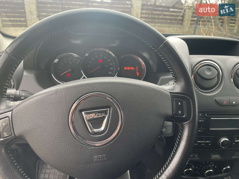 Внедорожник / Кроссовер Dacia Duster 2015 в Делятине