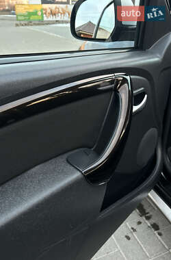 Внедорожник / Кроссовер Dacia Duster 2011 в 
