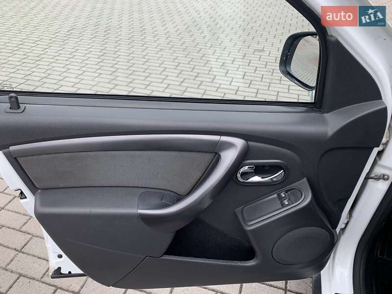 Позашляховик / Кросовер Dacia Duster 2016 в Львові