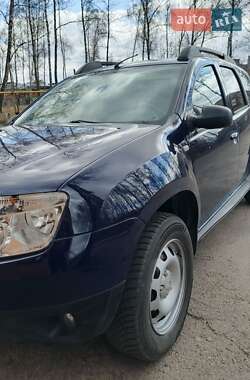 Позашляховик / Кросовер Dacia Duster 2012 в 