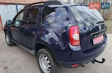Позашляховик / Кросовер Dacia Duster 2012 в 