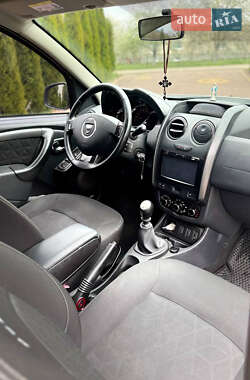 Позашляховик / Кросовер Dacia Duster 2014 в 