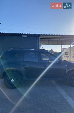 Позашляховик / Кросовер Dacia Duster 2010 в 