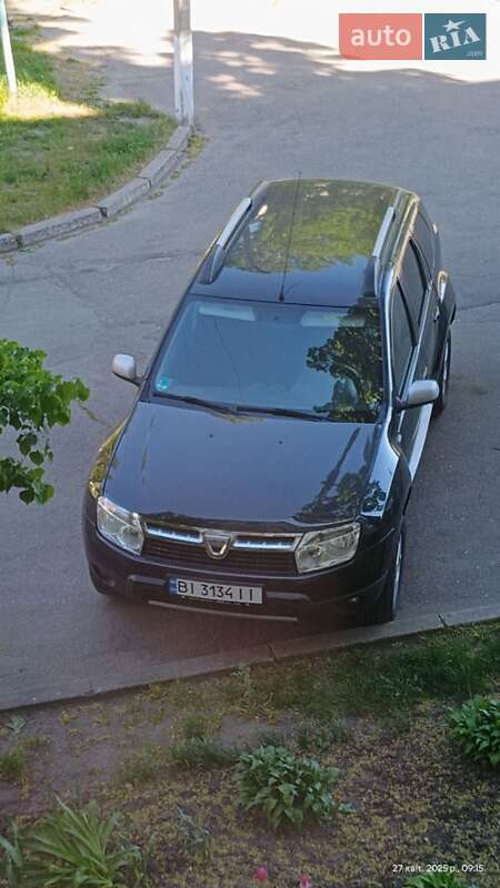 Позашляховик / Кросовер Dacia Duster 2011 в 