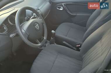 Позашляховик / Кросовер Dacia Duster 2011 в 