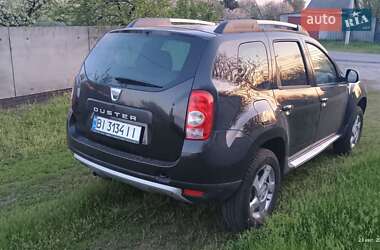 Позашляховик / Кросовер Dacia Duster 2011 в 