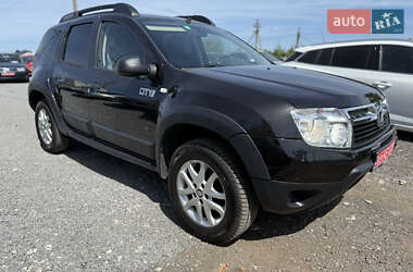 Позашляховик / Кросовер Dacia Duster 2012 в 