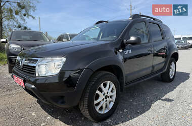 Позашляховик / Кросовер Dacia Duster 2012 в 