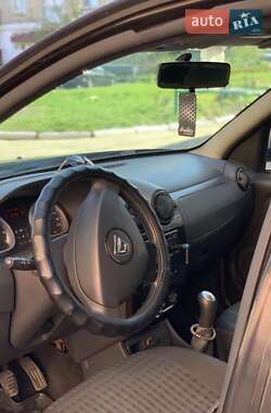 Внедорожник / Кроссовер Dacia Duster 2010 в 