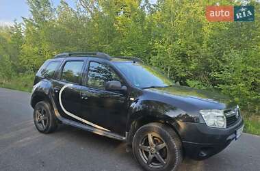 Позашляховик / Кросовер Dacia Duster 2011 в 