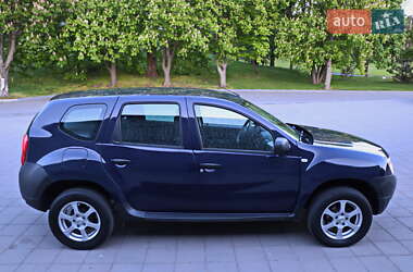 Позашляховик / Кросовер Dacia Duster 2011 в 