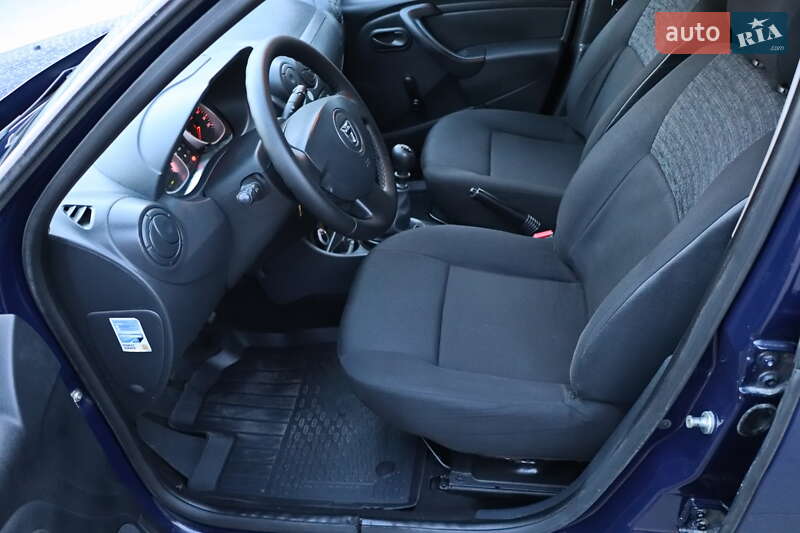 Позашляховик / Кросовер Dacia Duster 2011 в Кременчуці