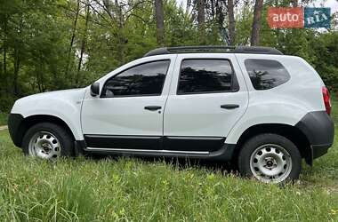 Позашляховик / Кросовер Dacia Duster 2010 в 