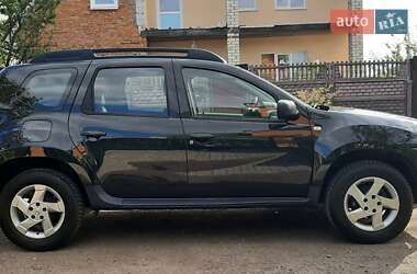 Позашляховик / Кросовер Dacia Duster 2011 в 