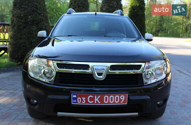 Позашляховик / Кросовер Dacia Duster 2011 в 