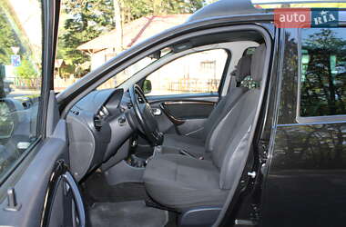 Позашляховик / Кросовер Dacia Duster 2011 в 