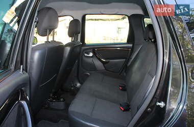 Позашляховик / Кросовер Dacia Duster 2011 в 