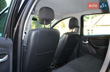 Позашляховик / Кросовер Dacia Duster 2011 в 