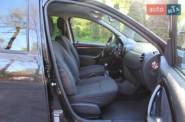 Позашляховик / Кросовер Dacia Duster 2011 в 
