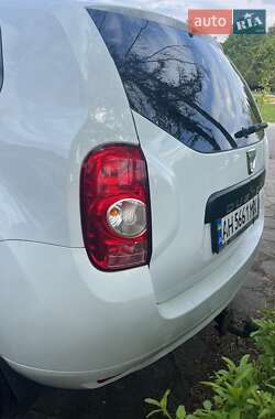 Позашляховик / Кросовер Dacia Duster 2010 в 