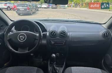 Позашляховик / Кросовер Dacia Duster 2010 в 