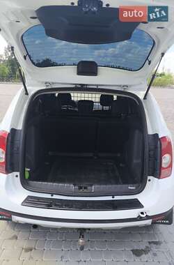 Позашляховик / Кросовер Dacia Duster 2012 в 