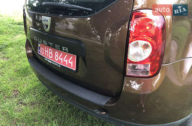 Позашляховик / Кросовер Dacia Duster 2011 в 