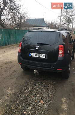 Позашляховик / Кросовер Dacia Duster 2011 в 