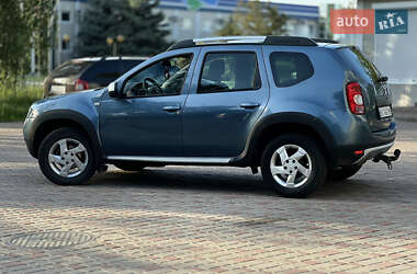 Позашляховик / Кросовер Dacia Duster 2011 в 