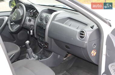 Позашляховик / Кросовер Dacia Duster 2015 в 