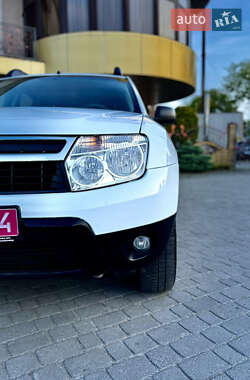 Внедорожник / Кроссовер Dacia Duster 2012 в 