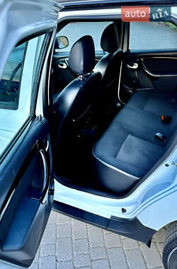 Внедорожник / Кроссовер Dacia Duster 2012 в 