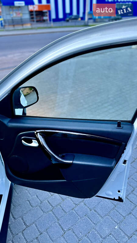 Позашляховик / Кросовер Dacia Duster 2012 в Шепетівці