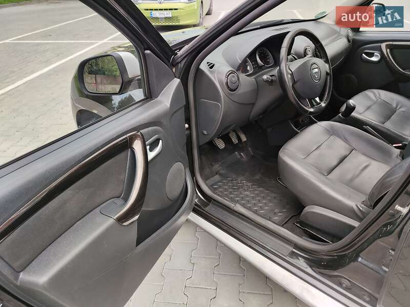 Позашляховик / Кросовер Dacia Duster 2011 в Ковелі