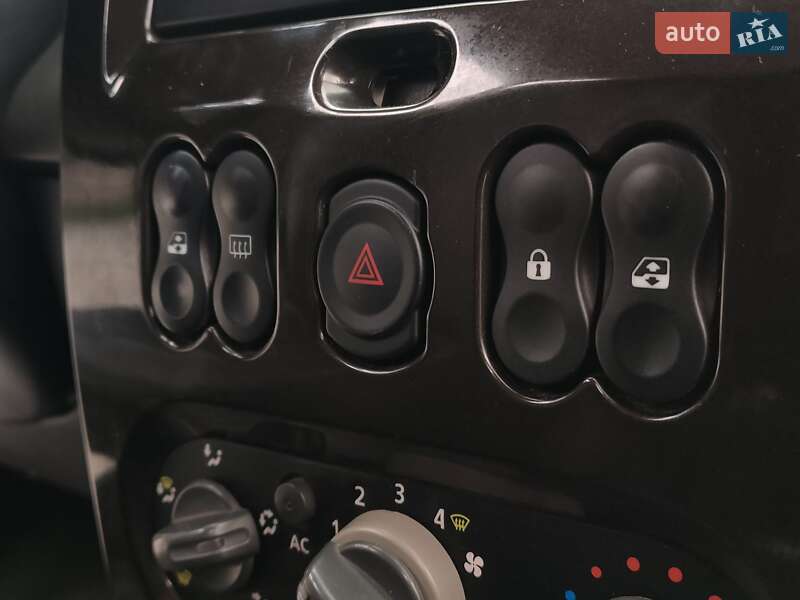 Позашляховик / Кросовер Dacia Duster 2011 в Ковелі
