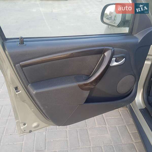 Внедорожник / Кроссовер Dacia Duster 2012 в Волочиске