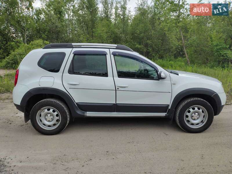 Позашляховик / Кросовер Dacia Duster 2012 в Львові